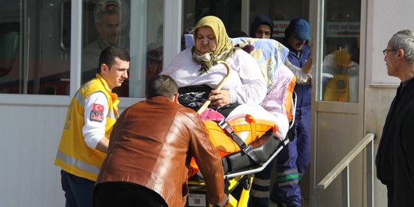 Fil hastası kadın obez ambulansıyla taşındı