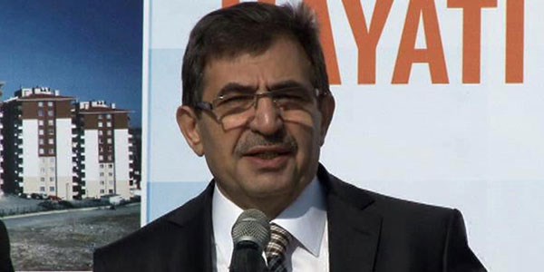 Güllüce: Başbakan göz kapaklarını tutamıyordu