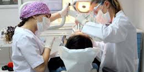 Di� hekimleri aras�nda hisse tart��mas� -