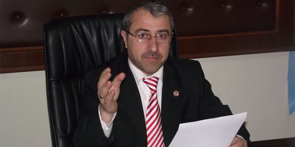 Adliyeciler sendika �ubesine kavu�uyor
