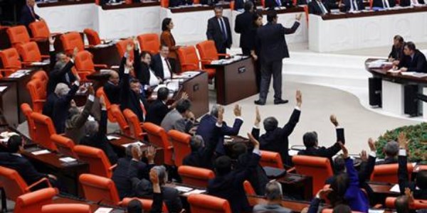 İnternet düzenlemesi yasalaştı