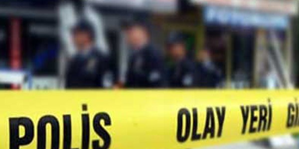 İstanbul'da bir evde 5 kişi ölü bulundu/ Video