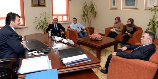 Bir kitabı 50 öğrenci ve öğretmen yazdı