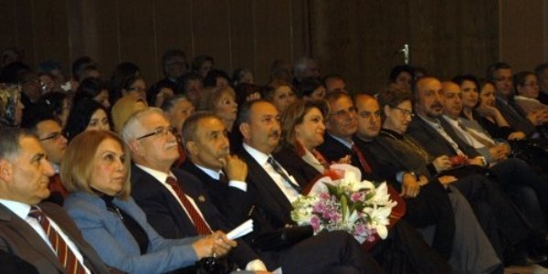 41 kişilik Türk Sanat Müziği Korosu büyüledi