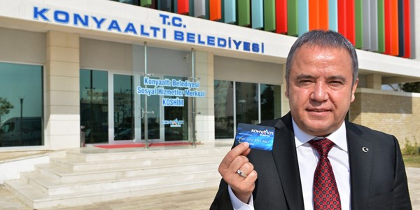 Konyaaltı Belediyesi'nden 'gıda giyim bankası'