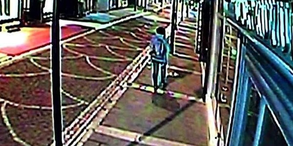 Telefoncuyu soymak i�in 40 dakika direndi