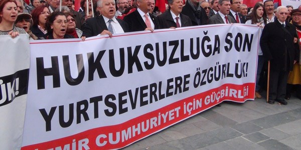 Cumhuriyet İçin Güçbirliği Platformu tutuklular için yürüdü