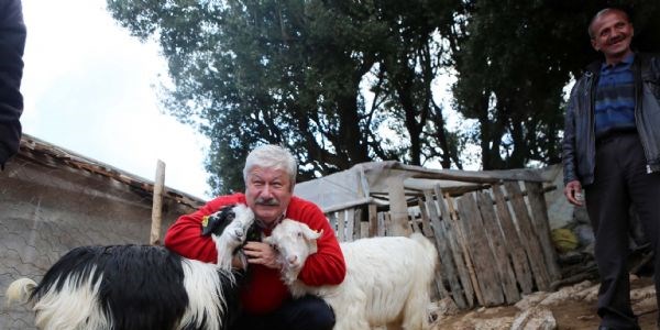 Keçi çobanı kendi elektriğini üretiyor