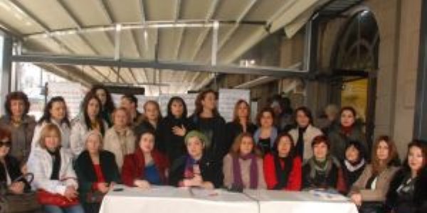 Eskişehirli sanatçı kadınlar kadın cinayetleri ve çocuk gelinlere karşı bir araya geldi