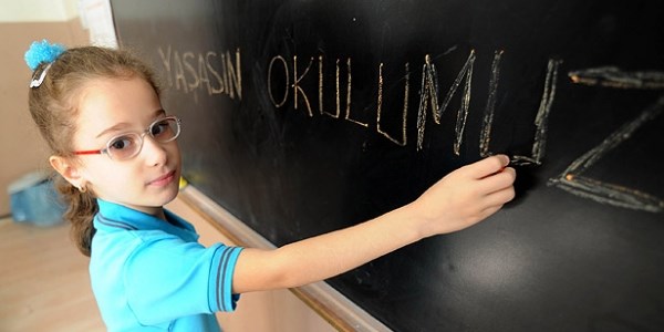 Okullar yarın açılıyor