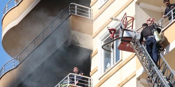 Şanlıurfa'da 10 katlı binada yangın panigi