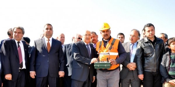 Tarsus'a �ok ama�l� i� merkezi