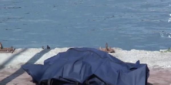 Denizci askerin cansız bedeni haliç sularından çıkarıldı