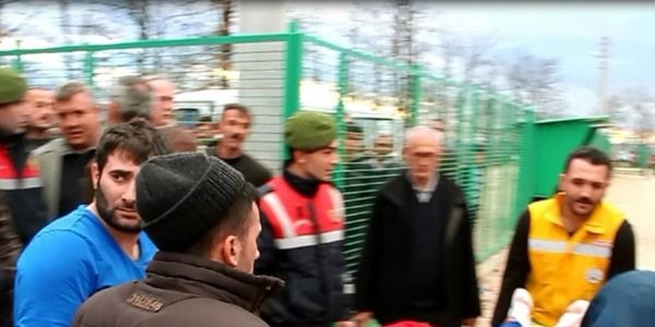 Stadın açılış maçında olaylar çıktı