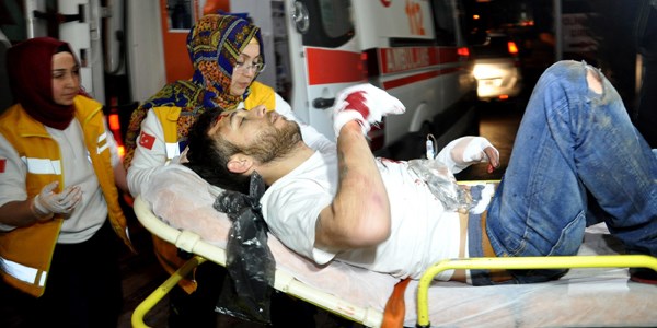 5 yerinden bıçaklandı
