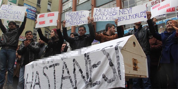 Yedi aydır maaş alamayan hastane çalışanları eylem yaptı