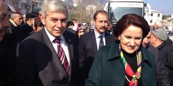 Atanamayan öğretmen Akşener'in yolunu kesti...