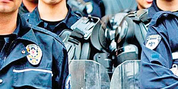 30 polis �efi k�za�a �ekildi