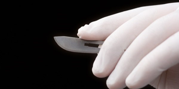 Sahte operasyonla hastaları iyileştirdi