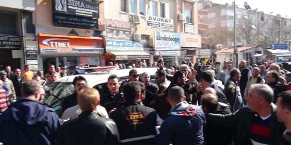 Kuşadası'nda çatışma: 2'si polis 3 yaralı