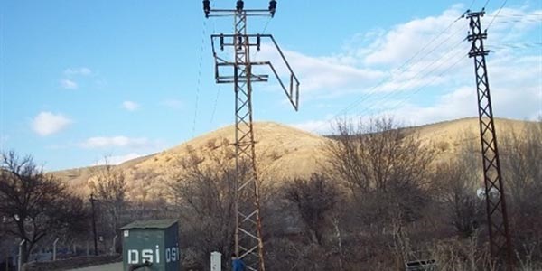 Bakır kablo için elektrik trafosunu çaldılar