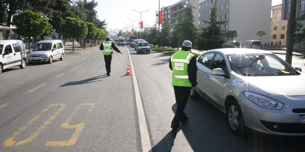 Bunu yapan sürücülerin ehliyeti geri alınacak