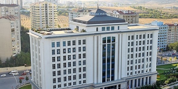 AK Parti seçim beyannamesini açıkladı