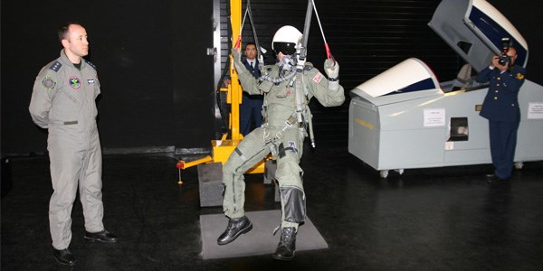Savaş pilotu uçuş eğitimi değişti