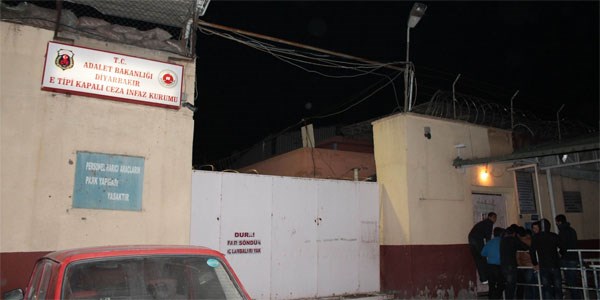 Diyarbakr E Tipi Cezaevi'nde gerginlik: 4 yaral