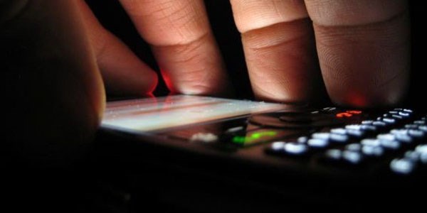 Telefonunuzun dinlendiğini nasıl anlarsınız?
