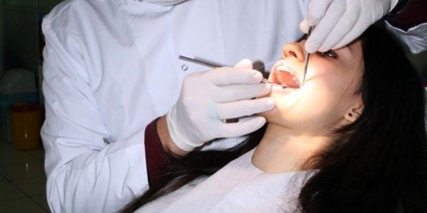 Diplomasız diş hekimliği yapanlara ceza indirimi teklifi