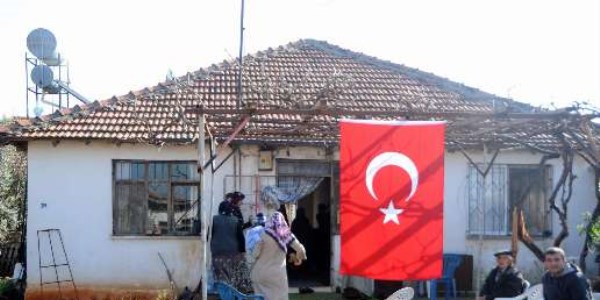 20 g�nl�k asker, birli�inde intihar etti