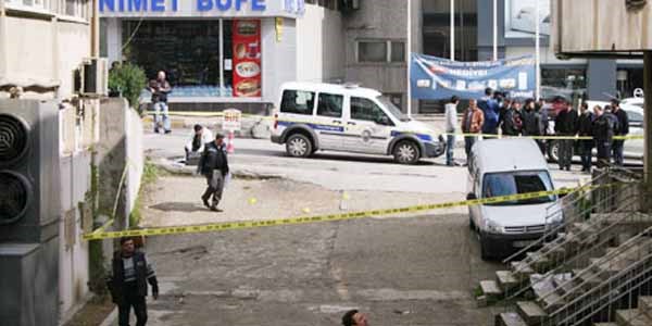 Polis dur ihtar�na uymayan ki�iyi baca��ndan vurdu