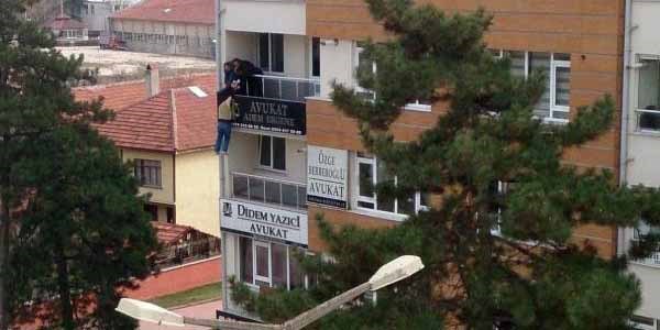 �cral�k olan astsubay 3'�nc� kattan atlamaya �al��t�