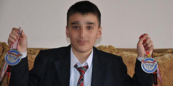 Öğrenciye, öğretmenlerden dayak iddiası