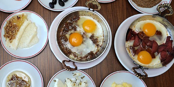 Tereyağı, yumurta ve kırmızı eti eksik etmeyin