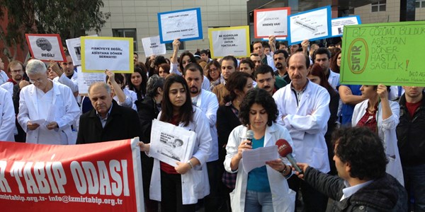 Talepleri kabul edilen asistan hekimler eyleme son verdi