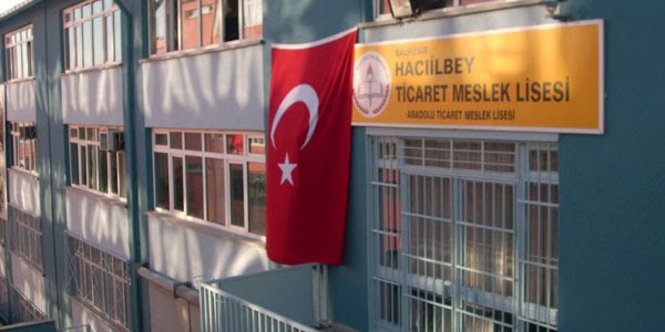 Lisede biber gazı şakası 8 öğrenciyi hastanelik etti