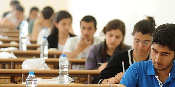 Üniversite sınavında dereceye girene burs