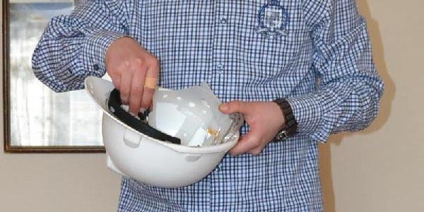Üniversite öğrencisi akıllı baret geliştirdi