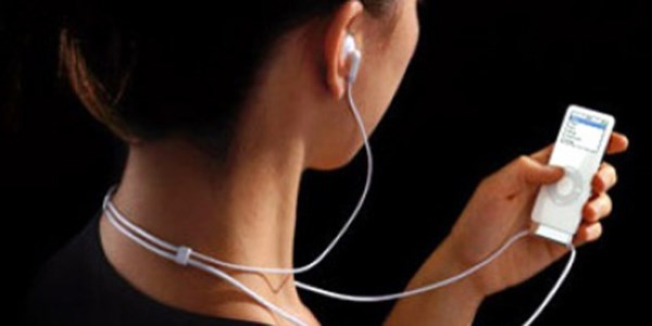 Kulaklıkla müzik dinlemek kulak kirini artırıyor