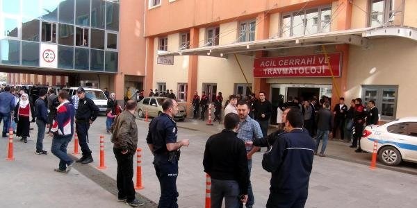 Hastanede otopark kavgası: 3'ü polis 8 yaralı