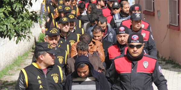 Sahte polis gerçek polisi dolandırdı