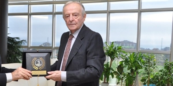 Eski Bakan Hüseyin Özalp vefat etti