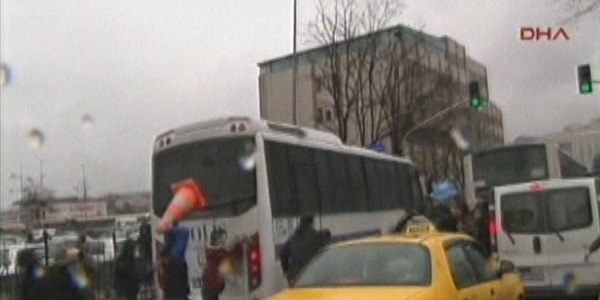 Okmeydanı Hastanesi önünde gerginlik/Video