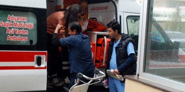 7 kız öğrenci yedikleri yemekten zehirlendi