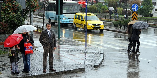 Mart ayndaki yalar, tarmsal kurakl nledi