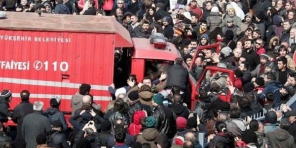 İtfaiye aracının şöförünü dövdüler