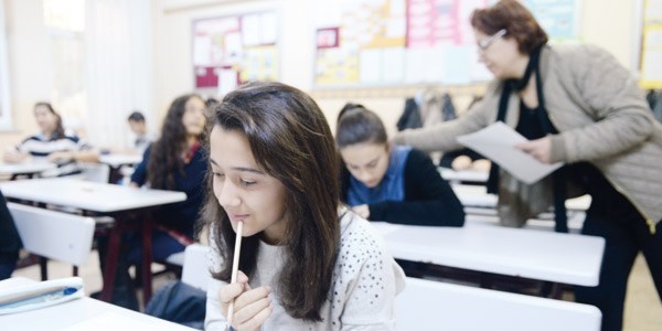 PISA'da ba�ar�n�n s�rr� ��retmene yat�r�mda