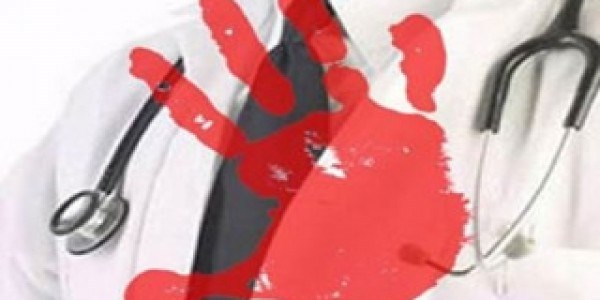 Günde 30 doktor şiddete uğruyor